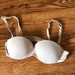 VICTORIAS SECRET STRAPLESS BRA